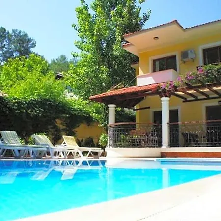 فيلة Sleeps 6 Pool Air Con Wifi غوجيك